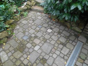Strauchliebe Pflasterarbeit Granit